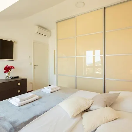 Tramonto Apartment *